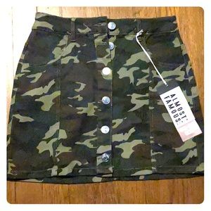 Size 3 High Rise Camo skirt